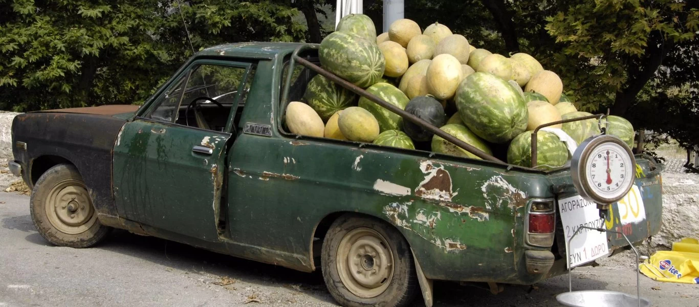 Ανεξέλεγκτοι οι Τούρκοι στην Λιβύη: Βομβάρδισαν πάλι φορτίο με… καρπούζια